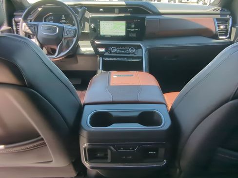 Used 2024 GMC Sierra 2500 Denali Ultimate w/ Max Trailering Package AWD/4WD image 21