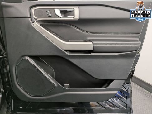 Used 2023 Ford Explorer XLT image 27