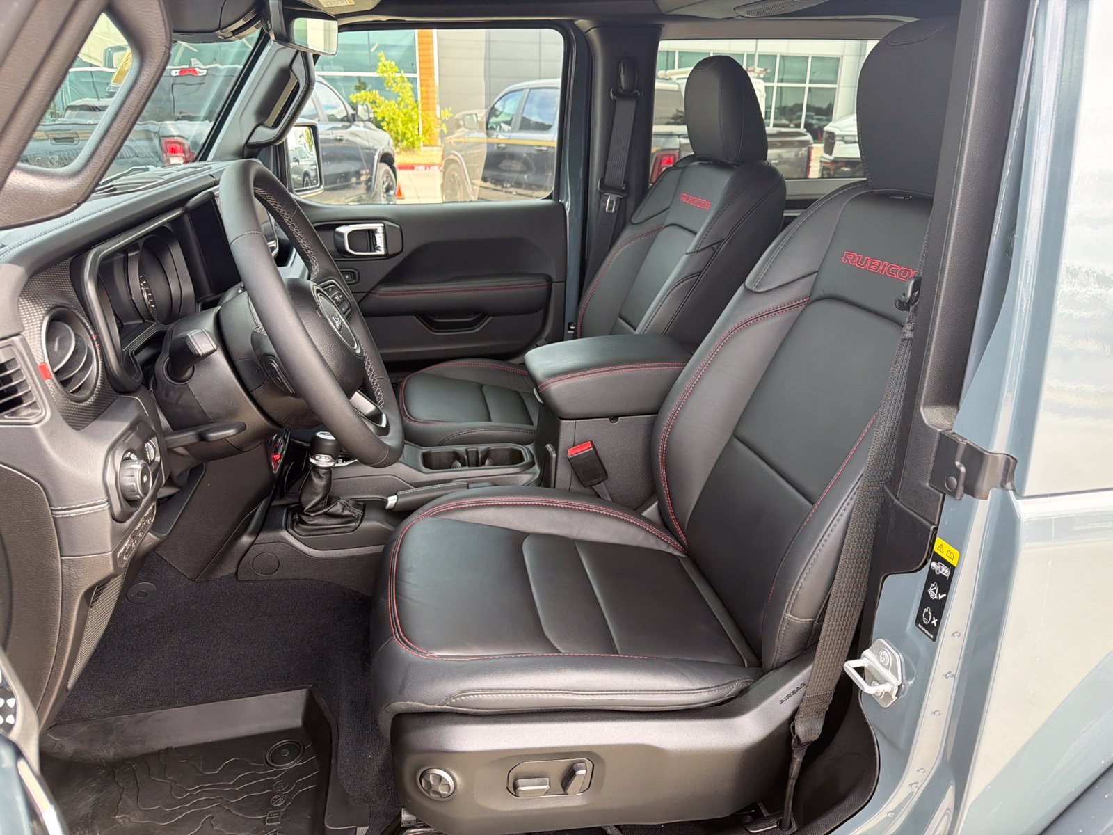 Used 2025 Jeep Wrangler Rubicon AWD/4WD image 14