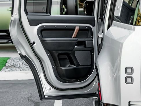 Used 2023 Land Rover Defender 110 X image 20