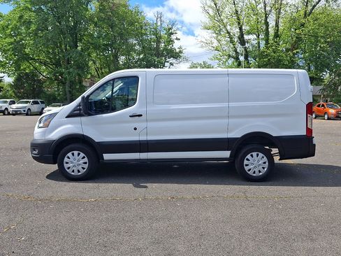 Used 2024 Ford Transit 250 Low Roof w/ Exterior Upgrade Package RWD image 4
