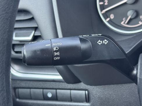 Used 2023 Nissan Rogue SV image 21