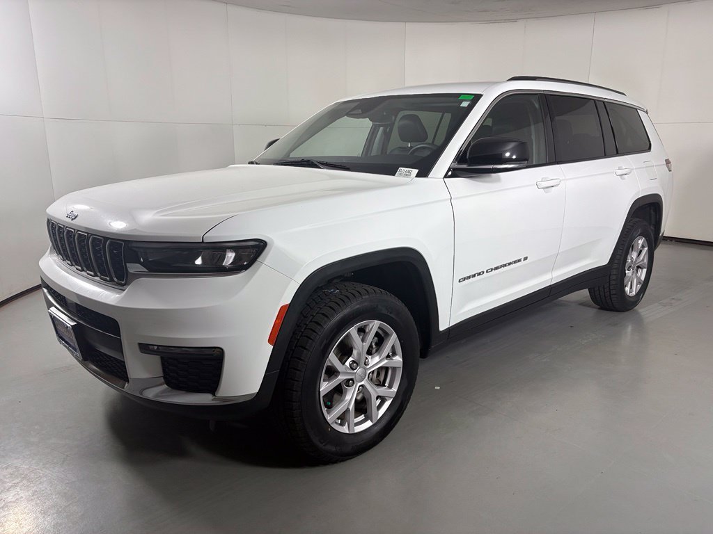 Used 2022 Jeep Grand Cherokee L Limited w/ Trailer Tow Group (B) AWD/4WD image 4