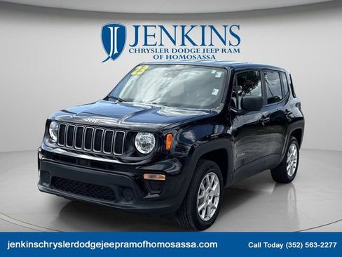 Certified 2023 Jeep Renegade Latitude AWD/4WD image 10