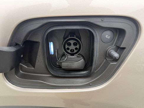 Used 2023 Volvo XC40 Recharge Plus w/ Protection Package Premier AWD/4WD image 48