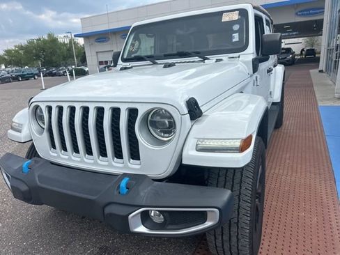 Used 2022 Jeep Wrangler Unlimited Sahara image 6