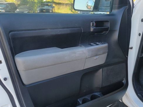Used 2012 Toyota Tundra 4x4 CrewMax image 26