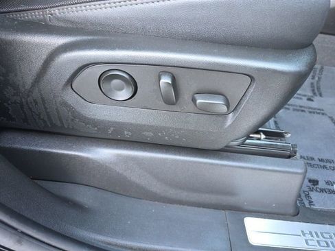 Used 2022 Chevrolet Silverado 1500 High Country image 13