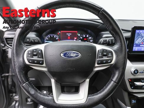 Used 2022 Ford Explorer XLT w/ Equipment Group 202A image 10