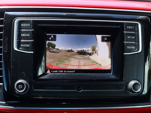 Used 2018 Volkswagen Beetle 2.0T SE image 47