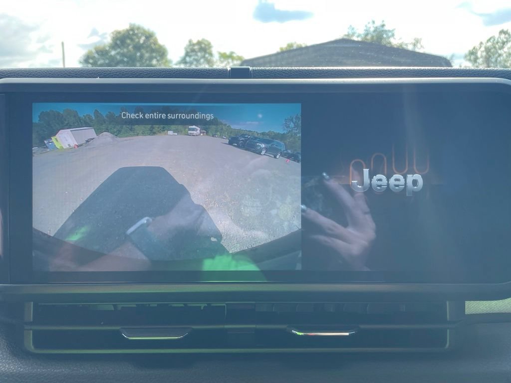 Used 2025 Jeep Wrangler Unlimited Sport AWD/4WD image 6