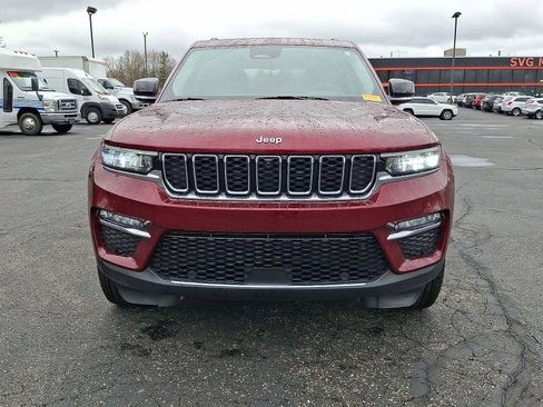 Used 2023 Jeep Grand Cherokee Limited w/ Luxury Tech Group II AWD/4WD image 29