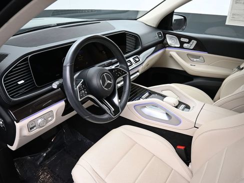 Used 2024 Mercedes-Benz GLS 450 4MATIC image 21