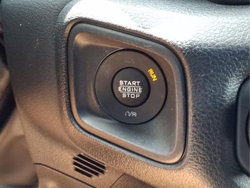 Used 2025 Jeep Wrangler Unlimited Sport AWD/4WD image 25