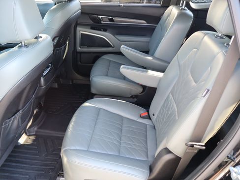 Used 2024 Kia Telluride SX Prestige X-Pro AWD/4WD image 32