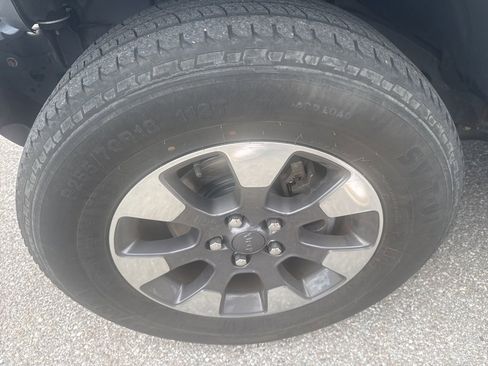 Used 2018 Jeep Wrangler Unlimited Sahara image 11