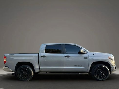 Used 2018 Toyota Tundra SR5 w/ SR5 Upgrade Package image 10