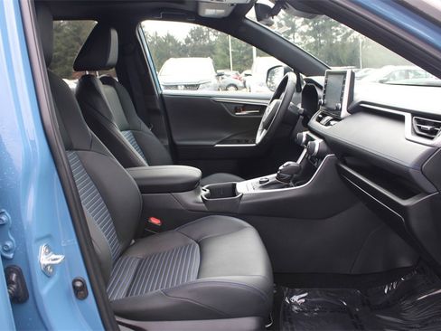 Used 2022 Toyota RAV4 XSE image 18