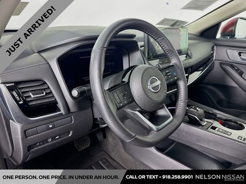 Certified 2024 Nissan Rogue SL w/ SL Premium Package image 9