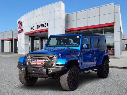 Used 2016 Jeep Wrangler Unlimited Sahara image 2