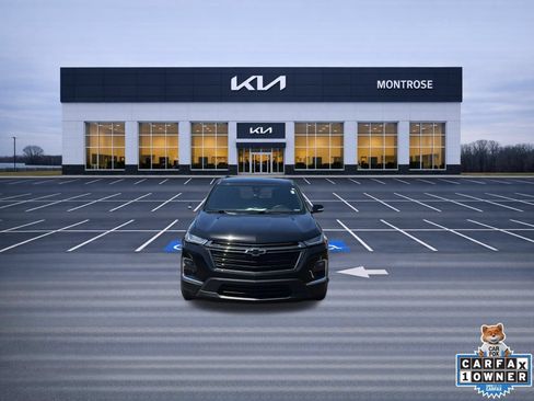 Used 2023 Chevrolet Traverse LT w/ Midnight/Sport Edition AWD/4WD image 2