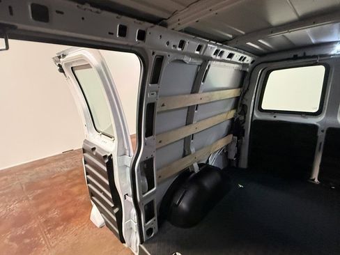 Used 2024 GMC Savana 2500 w/ Driver Convenience Package image 18