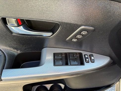 Used 2015 Toyota Venza AWD image 13