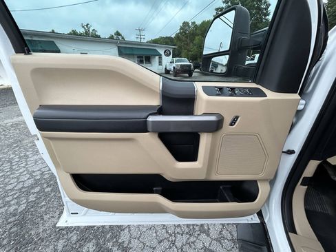 Used 2018 Ford F250 XLT w/ XLT Value Package AWD/4WD image 20