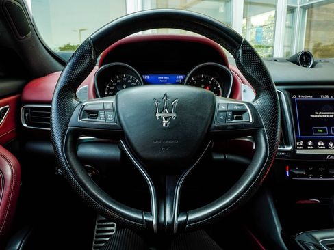 Used 2018 Maserati Levante GranSport AWD/4WD image 15