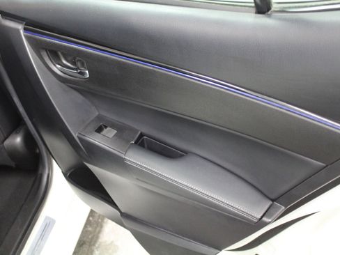 Used 2019 Toyota Corolla SE image 25