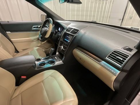 Used 2017 Ford Explorer Limited w/ Equipment Group 301A image 14