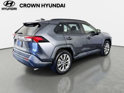 Used 2019 Toyota RAV4 XLE Premium FWD image 6