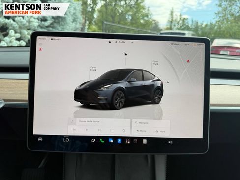 Used 2024 Tesla Model Y Long Range AWD/4WD image 19
