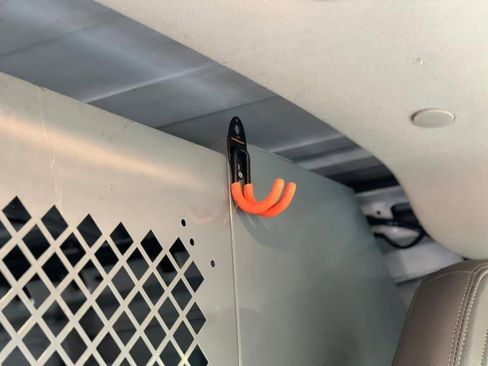 Used 2018 Chevrolet Express 2500 image 19