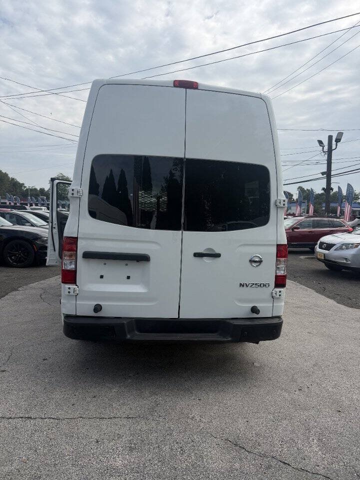 Used 2017 Nissan NV 2500 SV w/ Technology Package RWD image 20