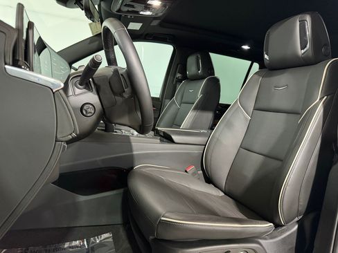 Used 2023 Cadillac Escalade Sport w/ LPO, ONYX Package AWD/4WD image 5