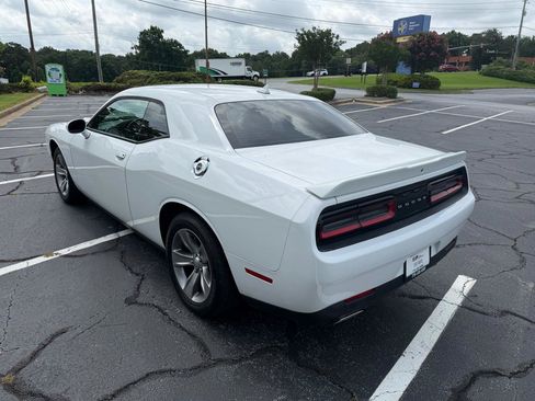 Used 2021 Dodge Challenger SXT RWD image 7