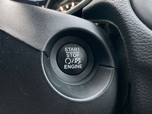 Used 2020 Jeep Compass Latitude FWD image 21
