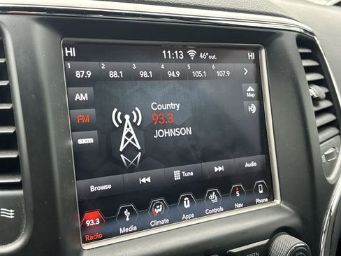 Used 2018 Jeep Grand Cherokee Limited w/ Trailer Tow Group IV image 13