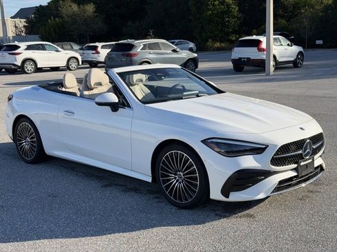 Used 2025 Mercedes-Benz CLE 300 4MATIC Cabriolet image 4