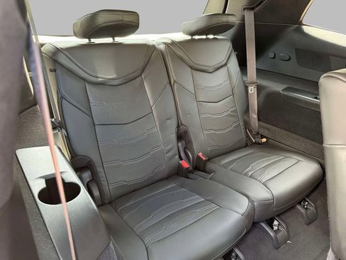 Used 2025 Cadillac XT6 Sport w/ Platinum Package AWD/4WD image 17