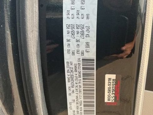 Used 2017 Chrysler Pacifica Touring-L FWD image 29