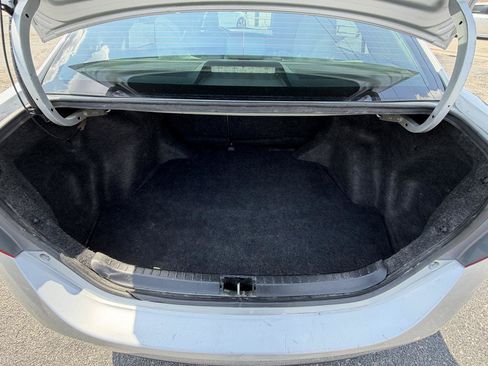 Used 2015 Toyota Corolla LE FWD image 18