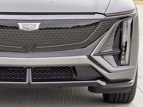 New 2026 Cadillac Lyriq V AWD/4WD image 8