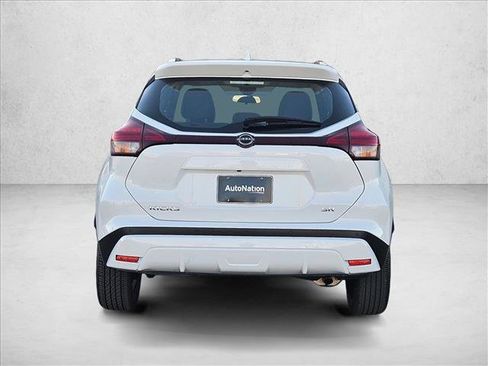 Used 2024 Nissan Kicks SR image 7