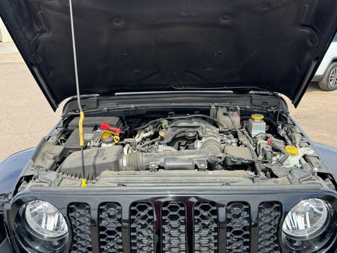 Used 2022 Jeep Gladiator Willys image 20