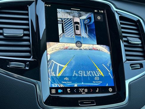 Used 2025 Volvo XC90 B6 Ultra image 24