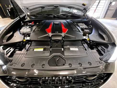 Used 2021 Audi RS Q8 w/ Carbon Optic Package image 31