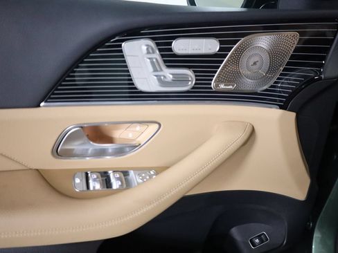 Used 2026 Mercedes-Benz GLS 580 4MATIC image 11