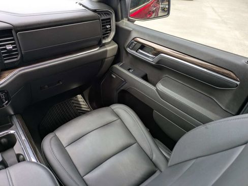 Used 2023 Chevrolet Silverado 1500 RST w/ Convenience Package II AWD/4WD image 18